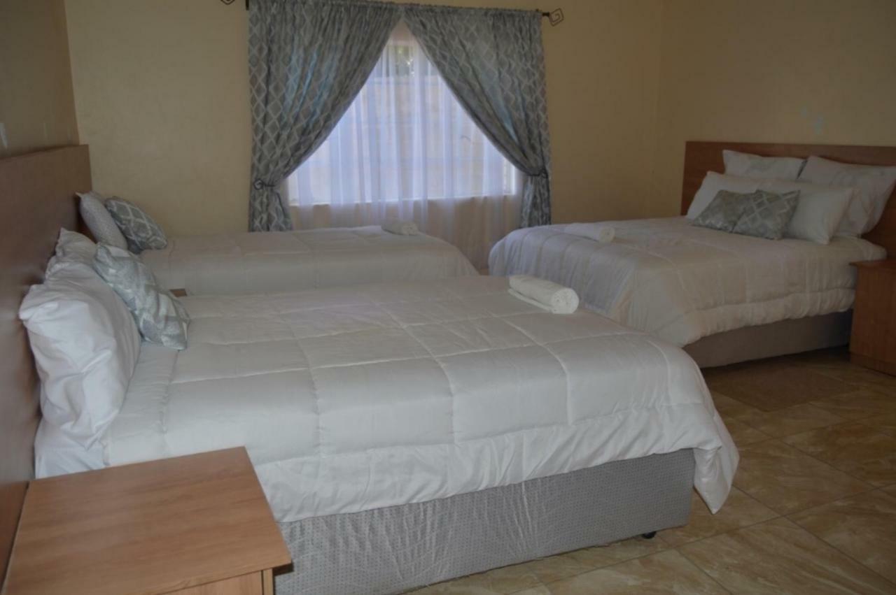 Chitova'S Guesthouse ヴィクトリア・フォールズ エクステリア 写真